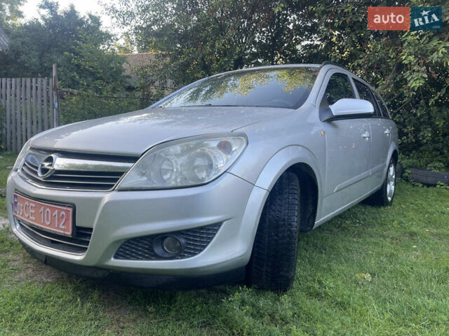 Серый Опель Астра, объемом двигателя 1.7 л и пробегом 260 тыс. км за 4750 $, фото 4 на Automoto.ua