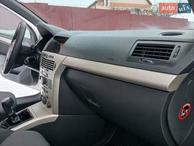 Серый Опель Астра, объемом двигателя 1.9 л и пробегом 244 тыс. км за 5299 $, фото 45 на Automoto.ua