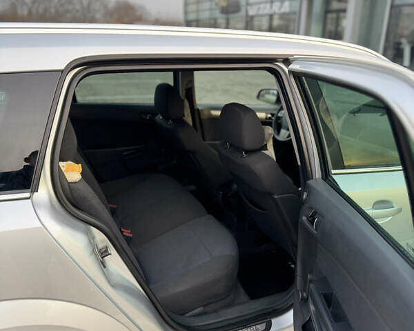 Серый Опель Астра, объемом двигателя 1.69 л и пробегом 247 тыс. км за 6000 $, фото 7 на Automoto.ua