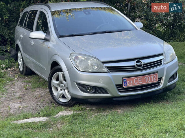 Серый Опель Астра, объемом двигателя 1.7 л и пробегом 260 тыс. км за 4750 $, фото 2 на Automoto.ua