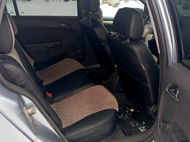 Серый Опель Астра, объемом двигателя 1.7 л и пробегом 24500 тыс. км за 5500 $, фото 1 на Automoto.ua