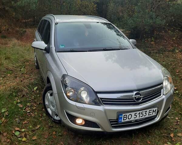 Опель Астра 2008 в Кременце на Automoto.ua Серый Опель Астра, объемом двигателя 1.6 л и пробегом 202 тыс. км за 5100 $, фото 3 на Automoto.ua