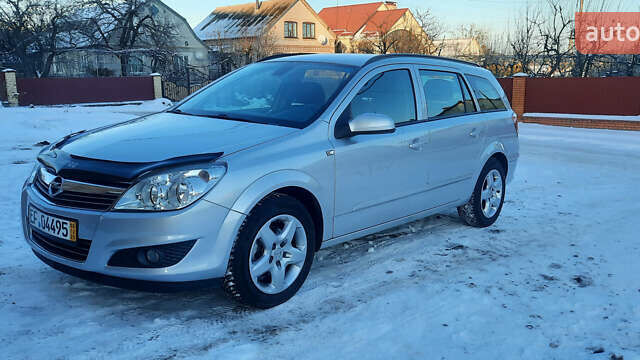 Серый Опель Астра, объемом двигателя 0 л и пробегом 200 тыс. км за 5700 $, фото 2 на Automoto.ua