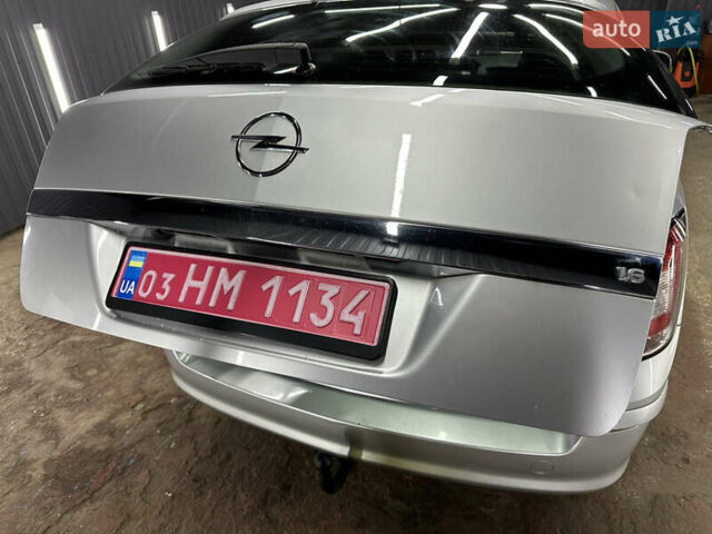 Серый Опель Астра, объемом двигателя 1.6 л и пробегом 195 тыс. км за 5700 $, фото 15 на Automoto.ua