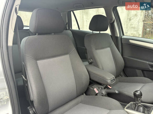 Сірий Опель Астра, об'ємом двигуна 1.6 л та пробігом 215 тис. км за 5800 $, фото 37 на Automoto.ua