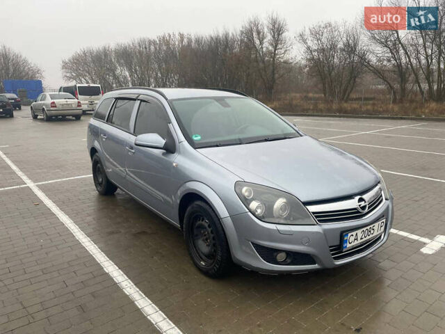 Серый Опель Астра, объемом двигателя 1.8 л и пробегом 240 тыс. км за 5500 $, фото 6 на Automoto.ua