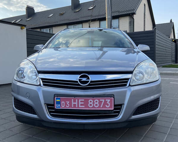 Серый Опель Астра, объемом двигателя 1.6 л и пробегом 214 тыс. км за 5700 $, фото 5 на Automoto.ua