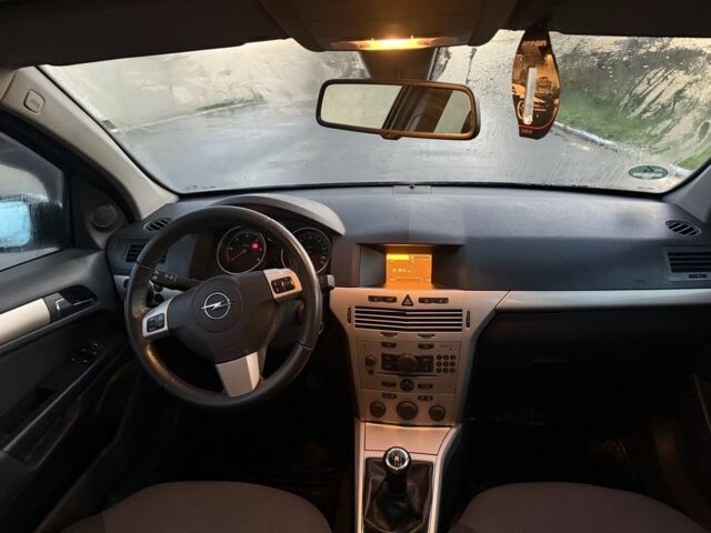 Опель Астра 2008 в Андрушевке на Automoto.ua Серый Опель Астра, объемом двигателя 1.9 л и пробегом 227 тыс. км за 2800 $, фото 7 на Automoto.ua