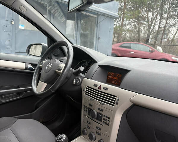 Сірий Опель Астра, об'ємом двигуна 1.6 л та пробігом 215 тис. км за 5800 $, фото 35 на Automoto.ua