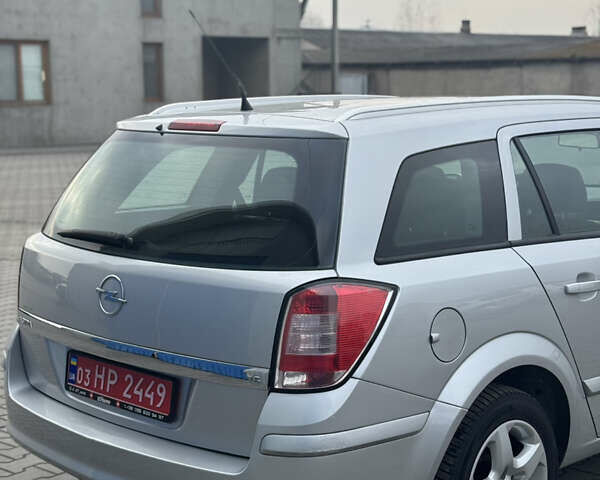 Сірий Опель Астра, об'ємом двигуна 1.6 л та пробігом 248 тис. км за 5100 $, фото 3 на Automoto.ua