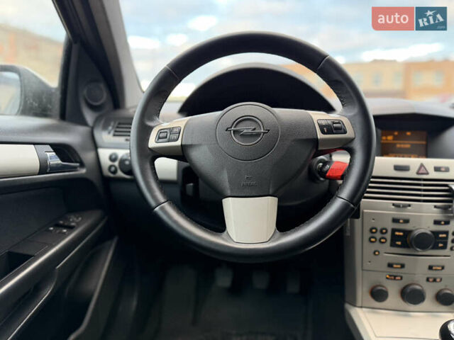 Опель Астра 2008 в Ровно на Automoto.ua Серый Опель Астра, объемом двигателя 1.91 л и пробегом 255 тыс. км за 4300 $, фото 32 на Automoto.ua