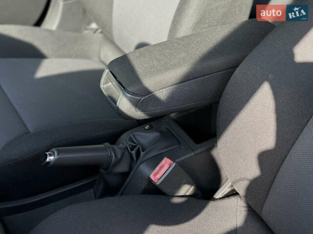 Сірий Опель Астра, об'ємом двигуна 1.69 л та пробігом 84 тис. км за 7400 $, фото 46 на Automoto.ua