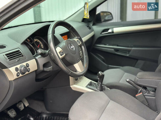 Опель Астра 2008 в Дрогобыче на Automoto.ua Серый Опель Астра, объемом двигателя 1.3 л и пробегом 270 тыс. км за 4450 $, фото 36 на Automoto.ua
