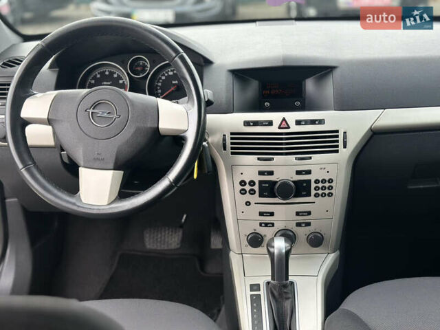 Серый Опель Астра, объемом двигателя 1.8 л и пробегом 188 тыс. км за 6300 $, фото 13 на Automoto.ua