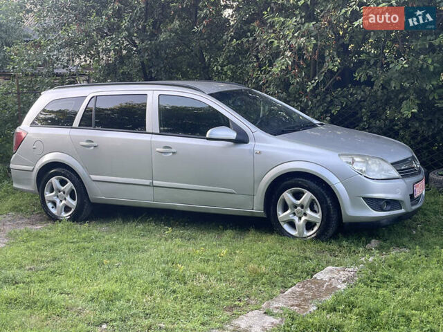 Серый Опель Астра, объемом двигателя 1.7 л и пробегом 260 тыс. км за 4750 $, фото 11 на Automoto.ua