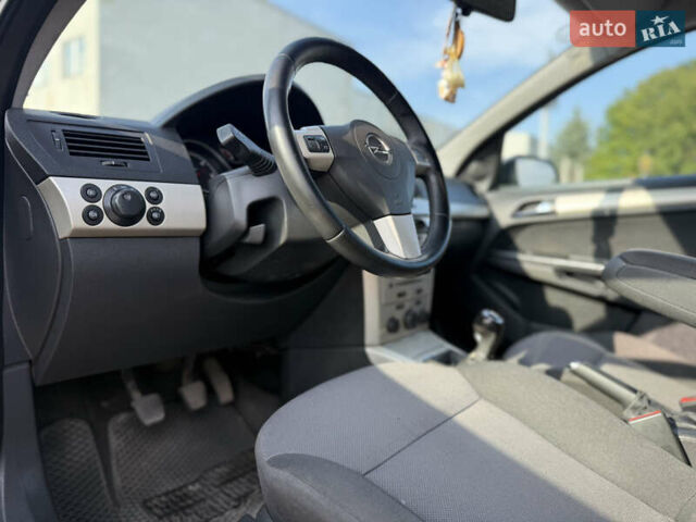 Сірий Опель Астра, об'ємом двигуна 1.91 л та пробігом 255 тис. км за 4200 $, фото 40 на Automoto.ua