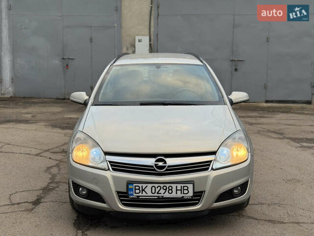 Опель Астра 2008 в Ровно на Automoto.ua Серый Опель Астра, объемом двигателя 1.91 л и пробегом 255 тыс. км за 4300 $, фото 8 на Automoto.ua