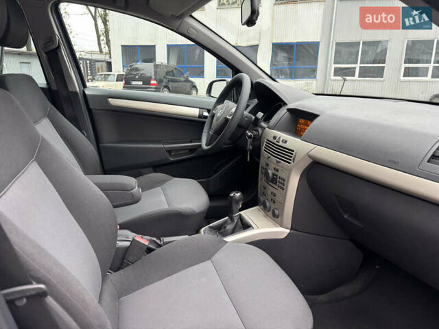 Сірий Опель Астра, об'ємом двигуна 1.6 л та пробігом 275 тис. км за 4999 $, фото 37 на Automoto.ua