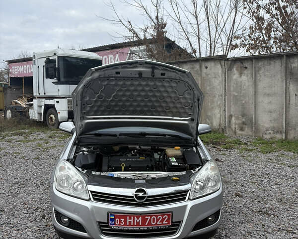 Серый Опель Астра, объемом двигателя 1.6 л и пробегом 215 тыс. км за 6000 $, фото 38 на Automoto.ua