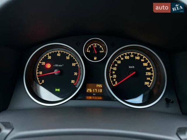 Серый Опель Астра, объемом двигателя 1.6 л и пробегом 251 тыс. км за 6100 $, фото 46 на Automoto.ua