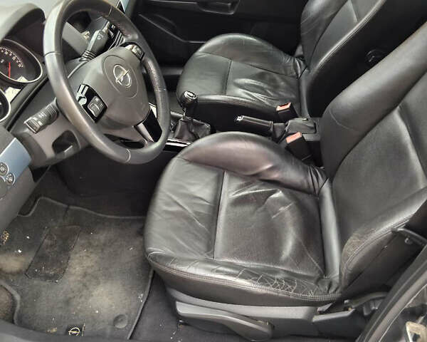 Серый Опель Астра, объемом двигателя 1.6 л и пробегом 280 тыс. км за 6200 $, фото 10 на Automoto.ua