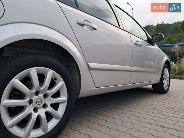 Сірий Опель Астра, об'ємом двигуна 1.6 л та пробігом 216 тис. км за 5400 $, фото 40 на Automoto.ua