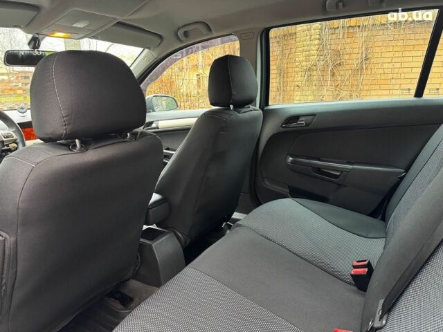 Серый Опель Астра, объемом двигателя 1.6 л и пробегом 197 тыс. км за 5990 $, фото 23 на Automoto.ua