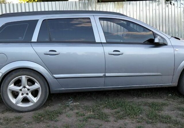 Серый Опель Астра, объемом двигателя 1.6 л и пробегом 325 тыс. км за 3500 $, фото 5 на Automoto.ua