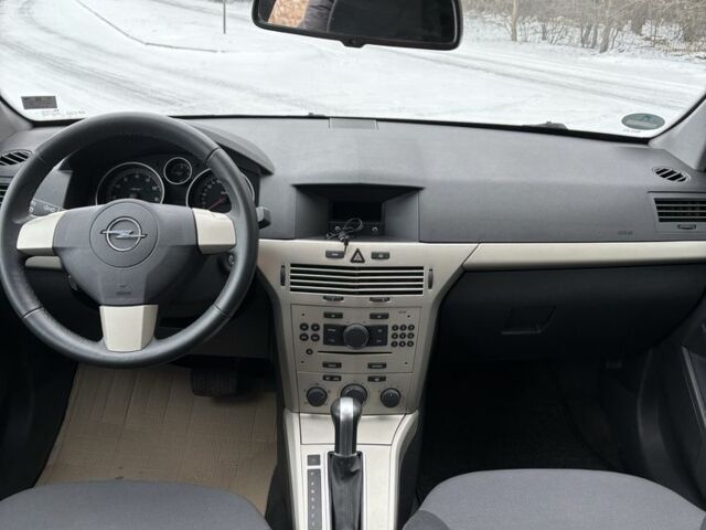 Серый Опель Астра, объемом двигателя 1.8 л и пробегом 172 тыс. км за 6200 $, фото 4 на Automoto.ua