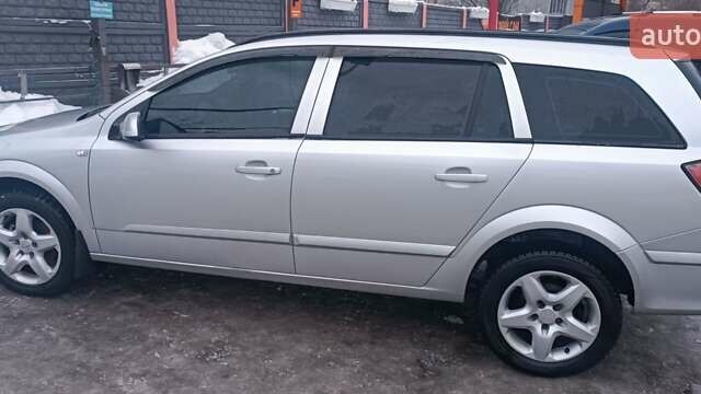 Сірий Опель Астра, об'ємом двигуна 1.7 л та пробігом 260 тис. км за 5200 $, фото 3 на Automoto.ua