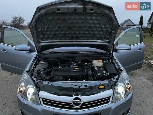 Серый Опель Астра, объемом двигателя 1.6 л и пробегом 251 тыс. км за 6100 $, фото 37 на Automoto.ua