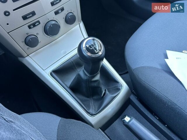 Сірий Опель Астра, об'ємом двигуна 1.6 л та пробігом 144 тис. км за 5899 $, фото 17 на Automoto.ua