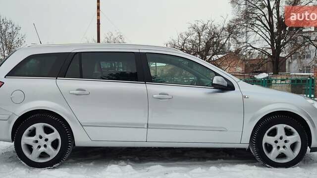 Серый Опель Астра, объемом двигателя 1.6 л и пробегом 189 тыс. км за 6150 $, фото 7 на Automoto.ua