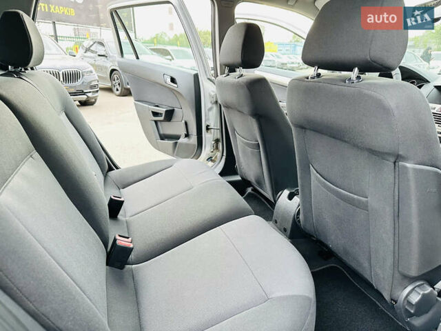 Серый Опель Астра, объемом двигателя 1.6 л и пробегом 154 тыс. км за 7200 $, фото 18 на Automoto.ua