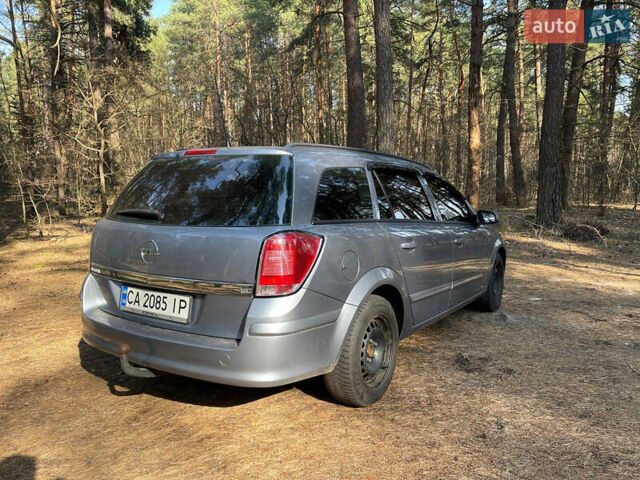 Серый Опель Астра, объемом двигателя 1.8 л и пробегом 240 тыс. км за 5500 $, фото 4 на Automoto.ua