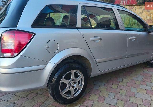 Серый Опель Астра, объемом двигателя 1.6 л и пробегом 150 тыс. км за 5500 $, фото 16 на Automoto.ua