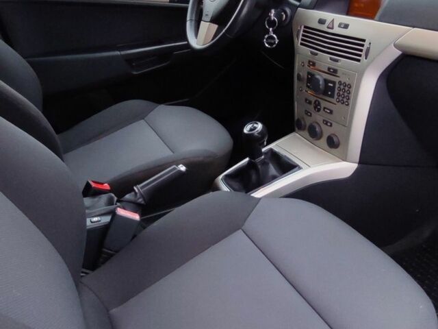 Серый Опель Астра, объемом двигателя 1.6 л и пробегом 189 тыс. км за 5950 $, фото 16 на Automoto.ua