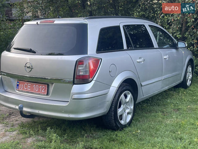 Серый Опель Астра, объемом двигателя 1.7 л и пробегом 260 тыс. км за 4750 $, фото 14 на Automoto.ua