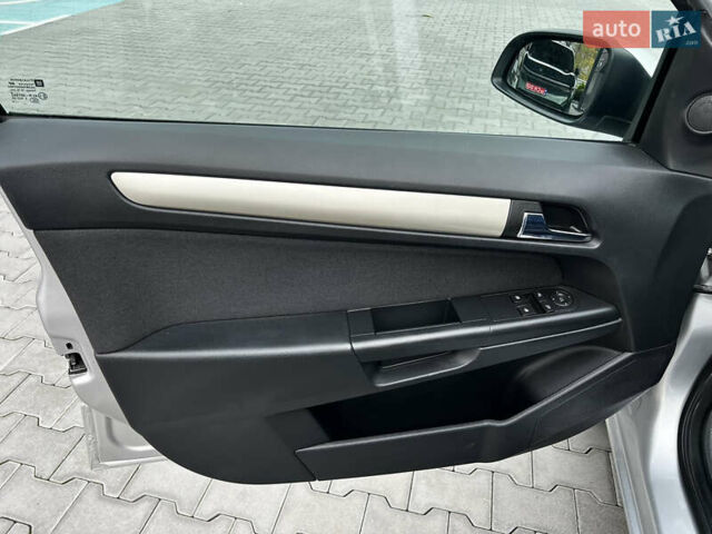 Опель Астра 2008 в Виннице на Automoto.ua Серый Опель Астра, объемом двигателя 1.8 л и пробегом 166 тыс. км за 6499 $, фото 41 на Automoto.ua