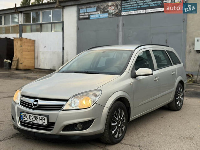 Опель Астра 2008 в Ровно на Automoto.ua Серый Опель Астра, объемом двигателя 1.91 л и пробегом 255 тыс. км за 4300 $, фото 3 на Automoto.ua