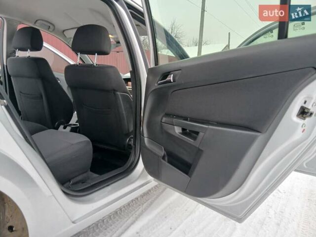 Серый Опель Астра, объемом двигателя 1.9 л и пробегом 244 тыс. км за 5299 $, фото 42 на Automoto.ua