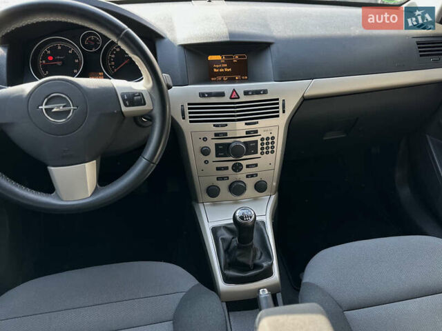 Сірий Опель Астра, об'ємом двигуна 1.69 л та пробігом 84 тис. км за 7400 $, фото 42 на Automoto.ua