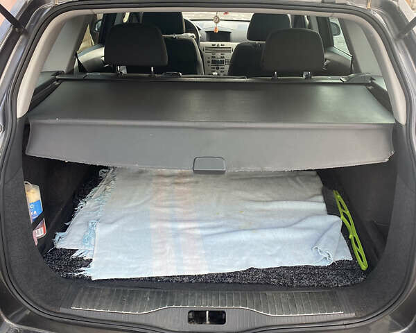 Серый Опель Астра, объемом двигателя 1.6 л и пробегом 234 тыс. км за 5399 $, фото 4 на Automoto.ua