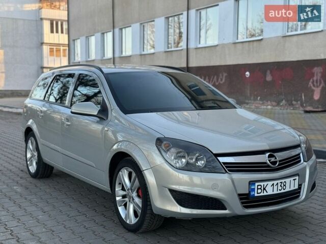 Серый Опель Астра, объемом двигателя 1.7 л и пробегом 399 тыс. км за 4250 $, фото 3 на Automoto.ua