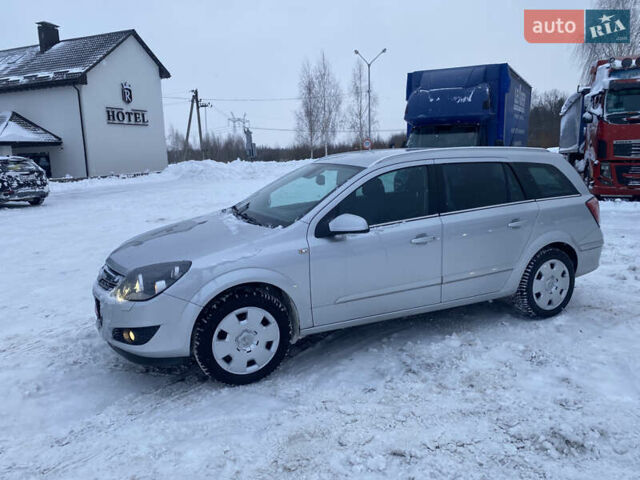 Серый Опель Астра, объемом двигателя 1.6 л и пробегом 240 тыс. км за 5550 $, фото 2 на Automoto.ua