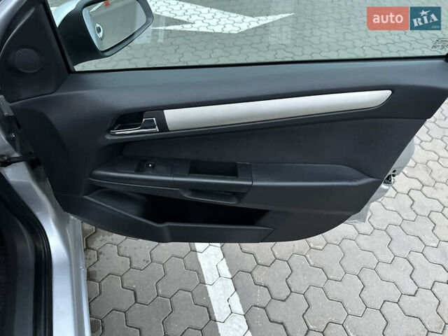 Сірий Опель Астра, об'ємом двигуна 1.6 л та пробігом 196 тис. км за 5700 $, фото 29 на Automoto.ua