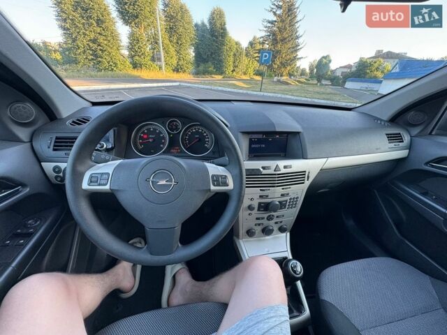 Сірий Опель Астра, об'ємом двигуна 1.6 л та пробігом 266 тис. км за 5400 $, фото 28 на Automoto.ua