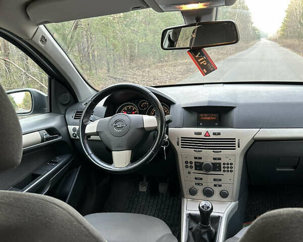 Серый Опель Астра, объемом двигателя 1.6 л и пробегом 216 тыс. км за 5600 $, фото 15 на Automoto.ua