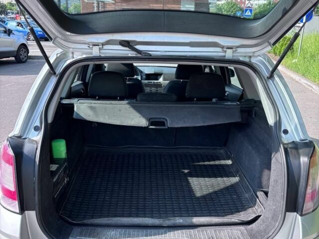 Серый Опель Астра, объемом двигателя 1.6 л и пробегом 208 тыс. км за 5100 $, фото 6 на Automoto.ua