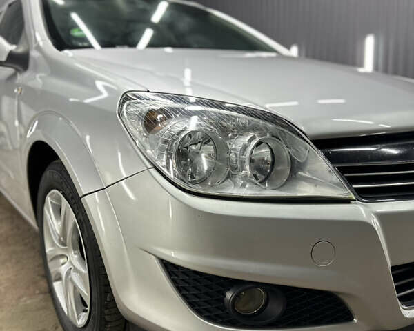 Серый Опель Астра, объемом двигателя 1.6 л и пробегом 195 тыс. км за 5700 $, фото 5 на Automoto.ua